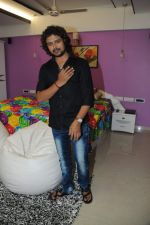 Raja Hasan at Kamaal Khan_s house warming celebration party in Mumbai on 29th July 2012.JPG